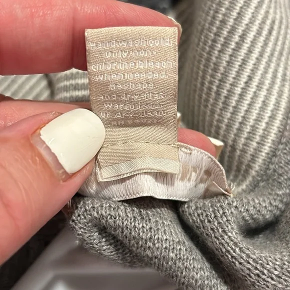 BananaRepublic women’s button down cardigan sweater, grey, size Large, 85% Pima - Picture 13 of 13